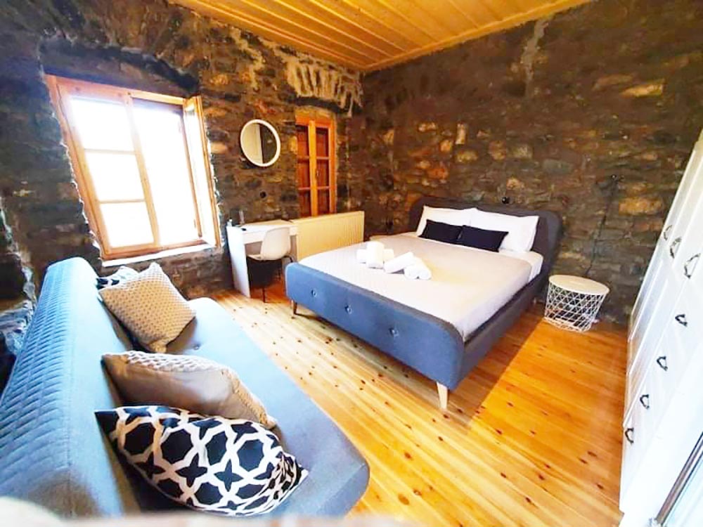 traditional airbnb house in Vamvakou