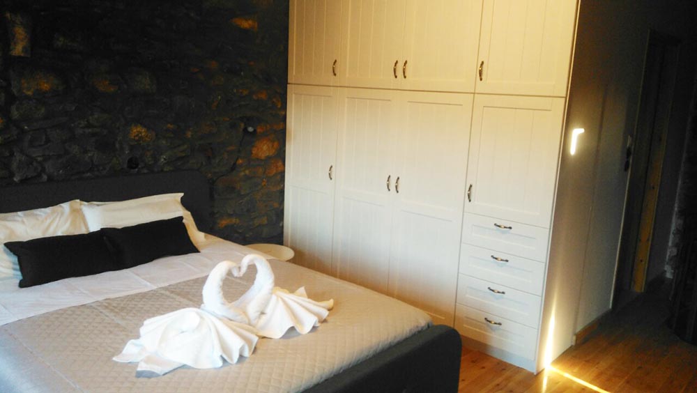 traditional airbnb house in Vamvakou