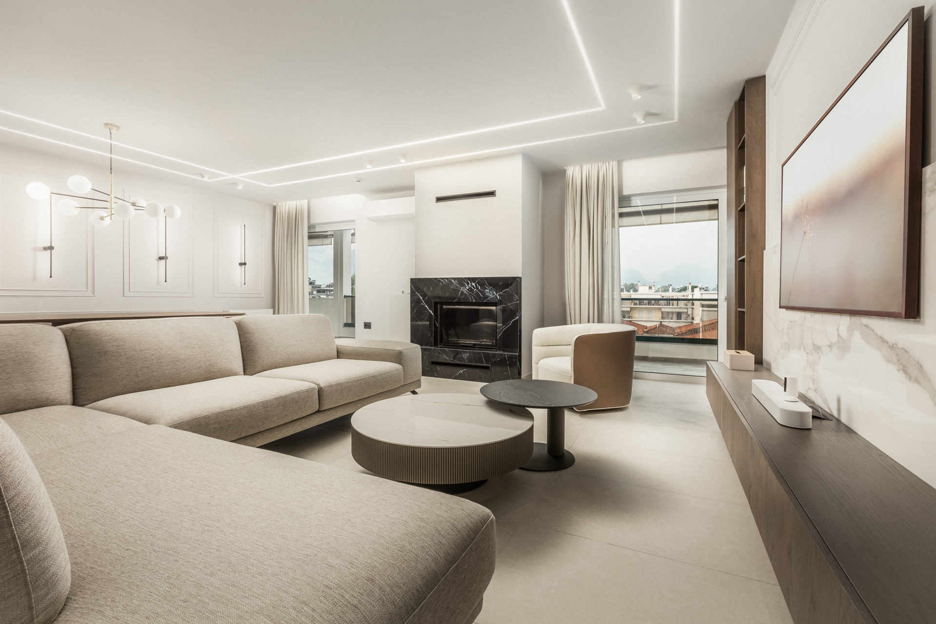 Η δημιουργία αυτού του χώρου δεν ήταν απλώς ένα project ανακαίνισης, αλλά μια προσπάθεια να επαναπροσδιορίσουμε τι σημαίνει "σπίτι" στη σύγχρονη εποχή. Πιστεύουμε ότι η πολυτέλεια δεν κρύβεται στην επίδειξη, αλλά στην αρμονία, την ποιότητα των υλικών και την έξυπνη λειτουργικότητα. Σχεδιάσαμε αυτό το διαμέρισμα με γνώμονα τον άνθρωπο που αναζητά ένα καταφύγιο ηρεμίας μέσα στον αστικό ιστό. Από τον αρχιτεκτονικό φωτισμό LED που διατρέχει τους χώρους, μέχρι τις προσεκτικά επιλεγμένες υφές και τα γήινα χρώματα, κάθε λεπτομέρεια έχει επιλεγεί για να προσφέρει μια αίσθηση οικειότητας και υψηλής αισθητικής. Η δέσμευσή μας είναι απλή: να προσφέρουμε έναν χώρο που δεν τον επισκέπτεσαι απλώς, αλλά τον βιώνεις. Στόχος μας είναι κάθε επισκέπτης να νιώθει ότι βρίσκεται σε ένα περιβάλλον που σέβεται την ανάγκη του για χαλάρωση και ποιότητα ζωής.